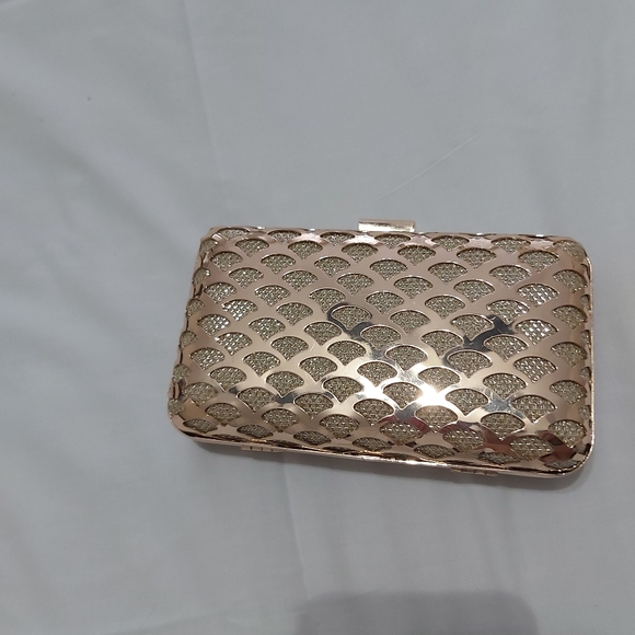 ⚡️Sale⚡️Party wear clutch gold with chain - Picture 2 of 3